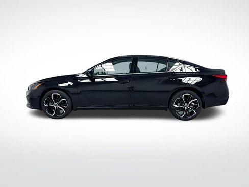 Used 2025 Nissan Altima 2.5 SR w/ SR Premium Package AWD/4WD image 11