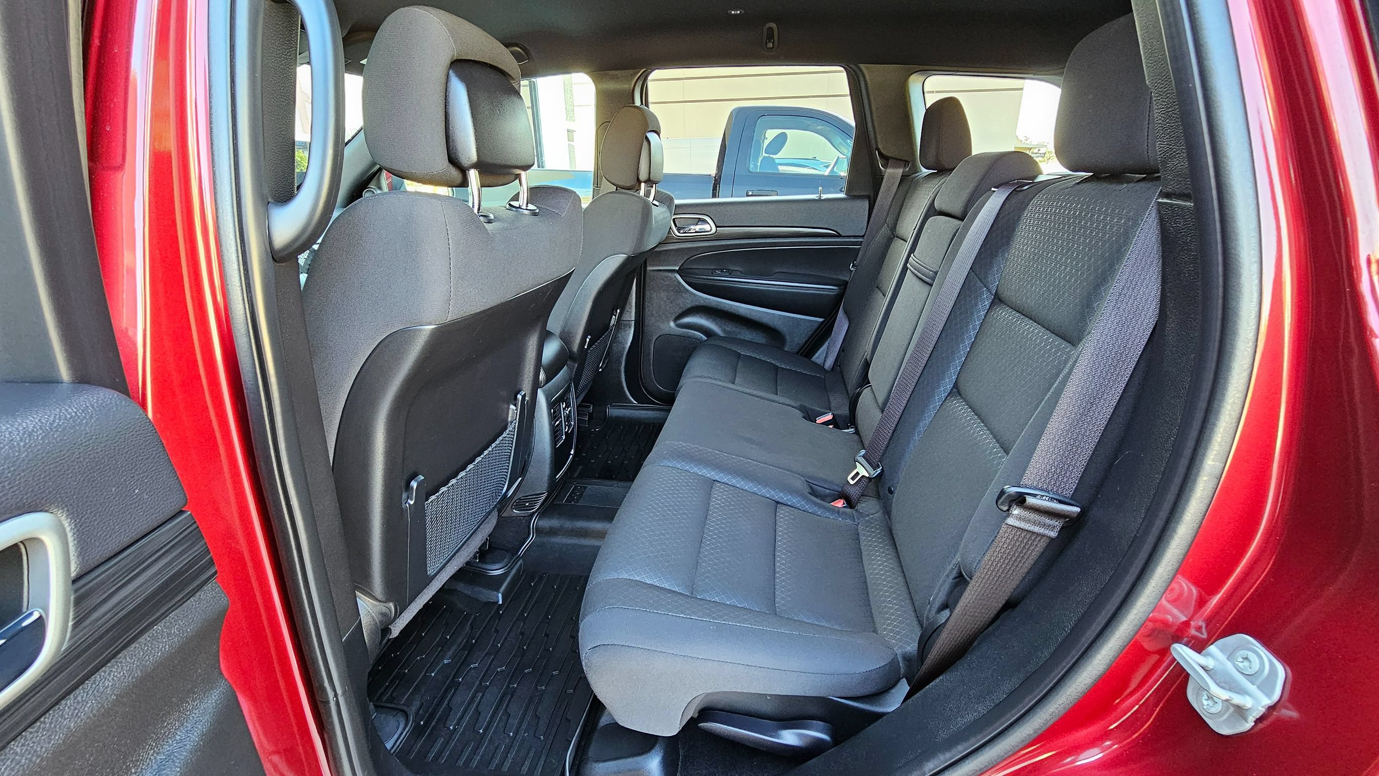 Used 2021 Jeep Grand Cherokee Laredo RWD image 17