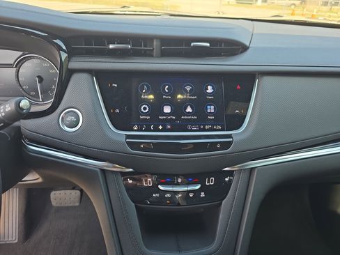 New 2025 Cadillac XT6 Luxury FWD image 24