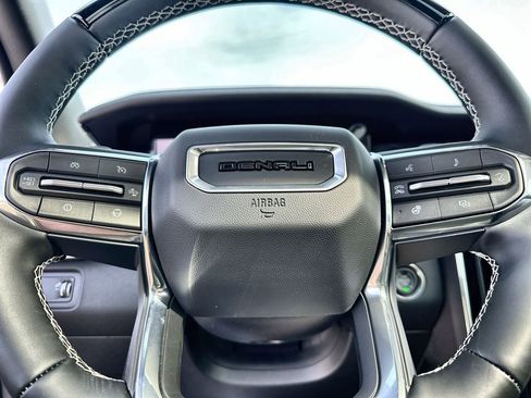 New 2026 GMC Acadia Denali w/ Super Cruise Package image 33