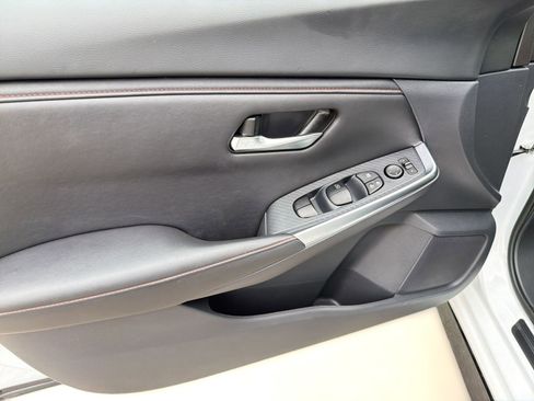 Used 2025 Nissan Sentra SR w/ Midnight Edition FWD image 13