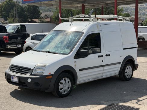 Used 2011 Ford Transit Connect XLT FWD image 2