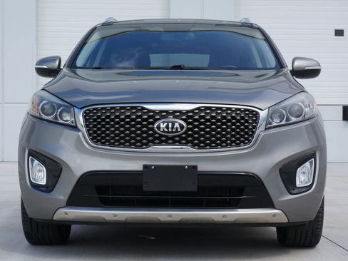 Used 2017 Kia Sorento SX image 4