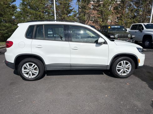Used 2017 Volkswagen Tiguan S AWD/4WD image 11