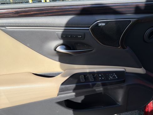 Used 2021 Lexus ES 300h w/ Premium Package FWD image 13