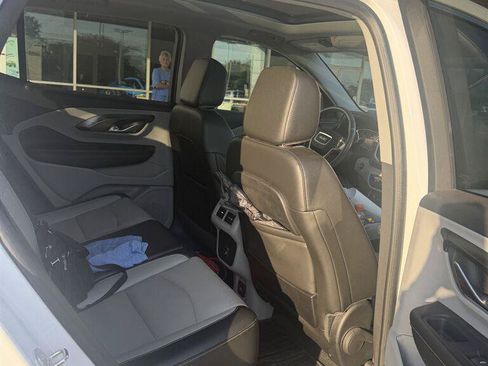 Used 2020 GMC Terrain SLT w/ Preferred Package AWD/4WD image 9