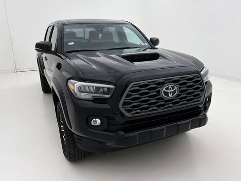 Used 2023 Toyota Tacoma TRD Sport image 3