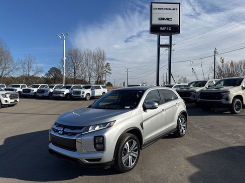 Used 2023 Mitsubishi Outlander Sport ES AWD/4WD image 1
