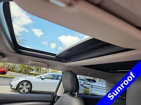 Used 2024 MINI Cooper 2-Door Hardtop image 5