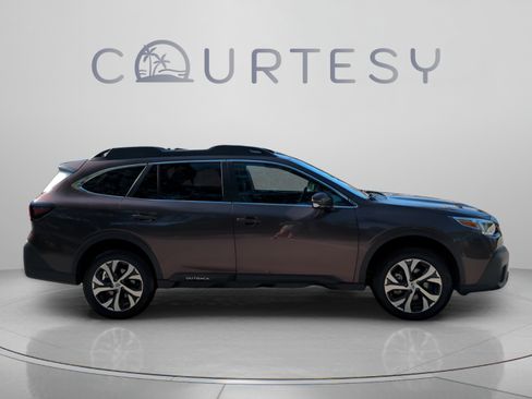 Used 2022 Subaru Outback Limited AWD/4WD image 8