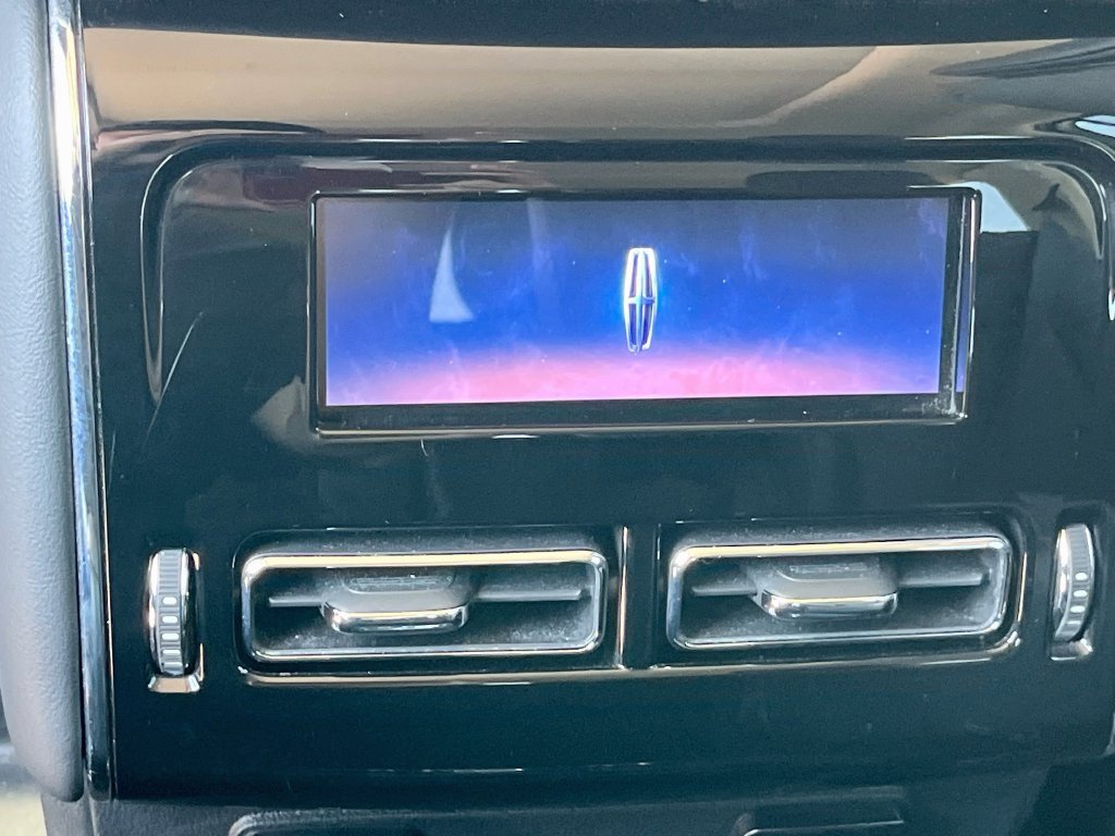 Used 2025 Lincoln Aviator AWD image 27