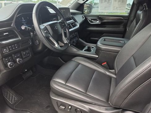 Used 2024 Chevrolet Tahoe Z71 w/ Luxury Package AWD/4WD image 3