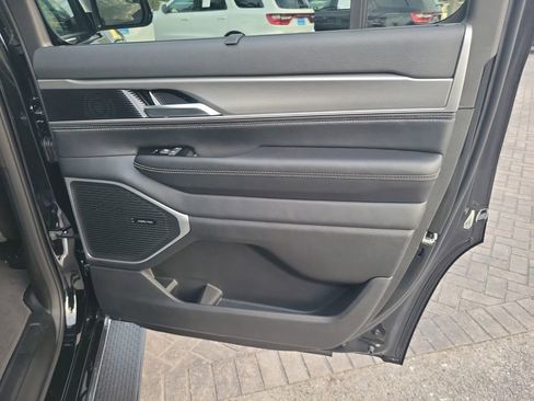 New 2025 Jeep Wagoneer 2WD w/ Convenience Group I image 44