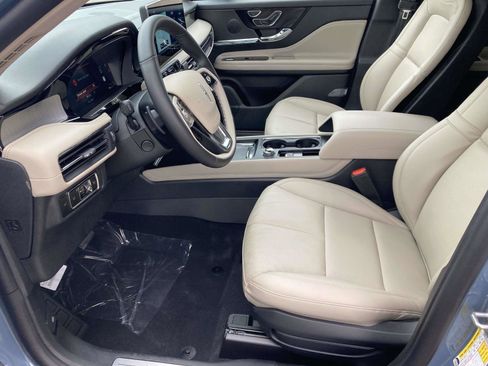 New 2026 Lincoln Corsair Premiere image 18