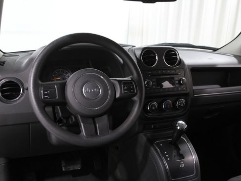 Used 2016 Jeep Patriot Sport w/ Power Value Group image 6