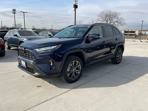 Used 2025 Toyota RAV4 XLE Premium w/ Weather Package image 5