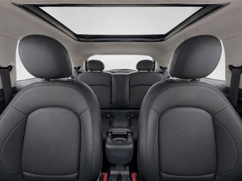 Used 2019 MINI Cooper 2-Door Hardtop w/ Storage Package FWD image 16