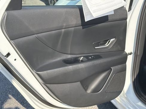 Certified 2026 Hyundai Elantra Hybrid FWD image 21