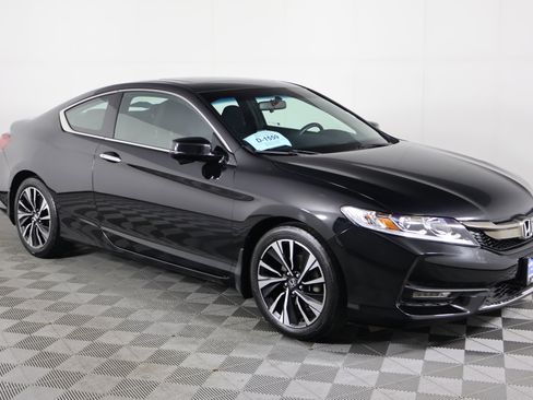 Used 2017 Honda Accord EX image 4