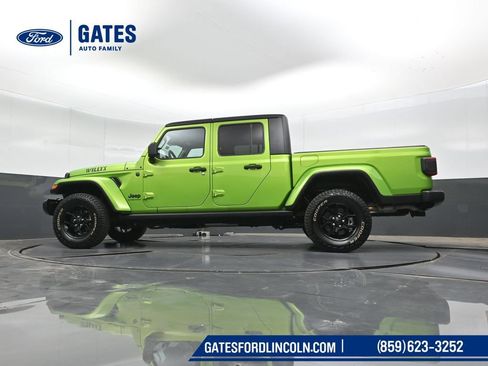 Used 2025 Jeep Gladiator Sport AWD/4WD image 40
