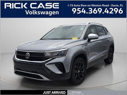 Used 2023 Volkswagen Taos SE w/ Black Wheel Package