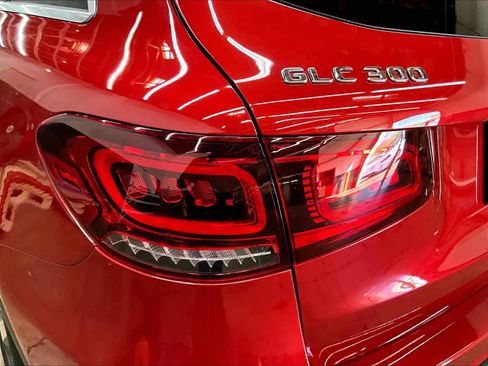 Used 2022 Mercedes-Benz GLC 300 4MATIC image 32