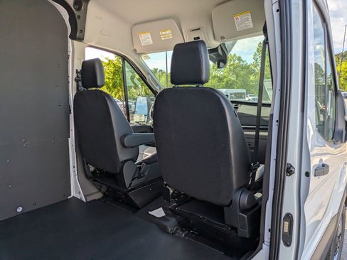 New 2026 Ford Transit 250 148 Medium Roof RWD image 27