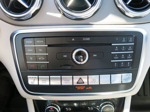 Used 2020 Mercedes-Benz GLA 250 4MATIC image 28
