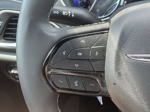 Used 2023 Chrysler Pacifica Touring-L w/ S Appearance Package AWD/4WD image 17
