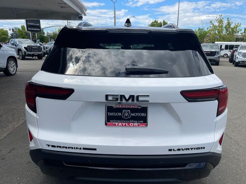New 2026 GMC Terrain Elevation w/ Elevation Premium Package AWD/4WD image 7