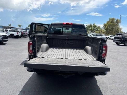 Used 2018 GMC Sierra 1500 SLT w/ SLT Premium Package AWD/4WD image 16