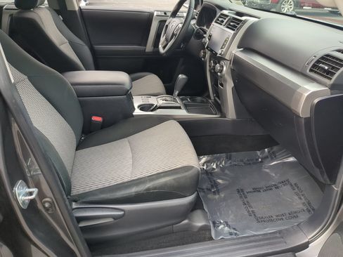 Used 2022 Toyota 4Runner SR5 RWD image 31