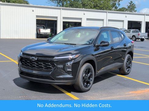 New 2026 Chevrolet Trax LT w/ Driver Confidence Package FWD image 1
