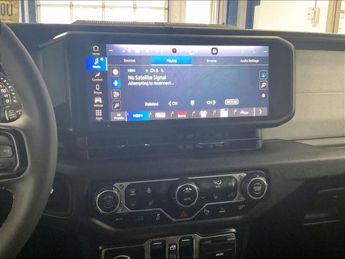 Used 2024 Jeep Wrangler Willys image 18