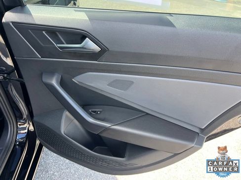 Used 2025 Volkswagen Jetta SE FWD image 45
