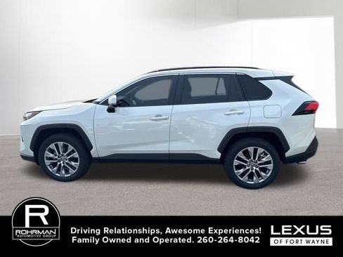 Used 2022 Toyota RAV4 XLE Premium AWD/4WD image 11