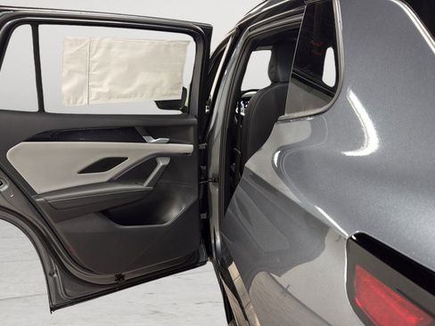 New 2026 Volkswagen Tiguan SE R-Line image 28