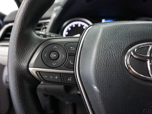 Used 2022 Toyota Camry LE FWD image 13