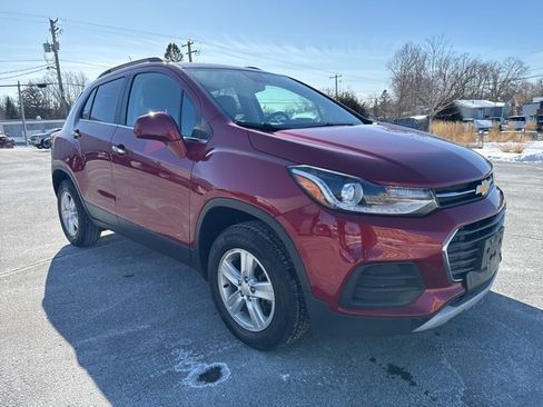 Used 2020 Chevrolet Trax LT w/ Driver Confidence Package image 7