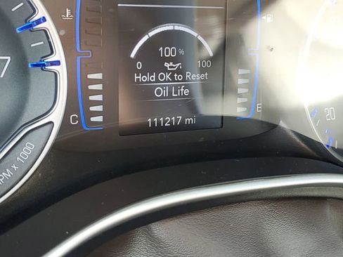 Used 2020 Chrysler Pacifica Touring-L FWD image 12