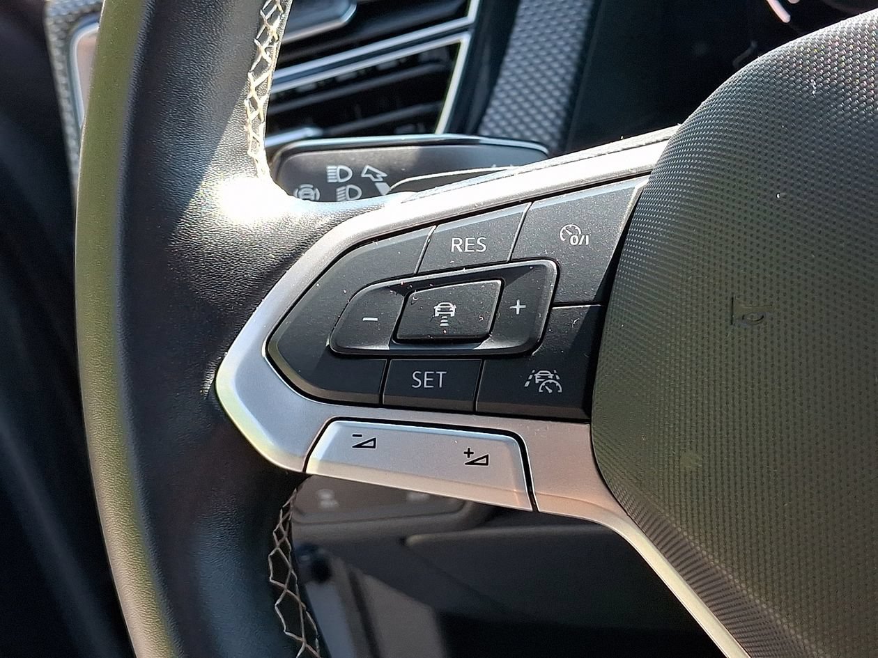 Used 2025 Volkswagen Atlas Cross Sport SEL AWD/4WD image 22