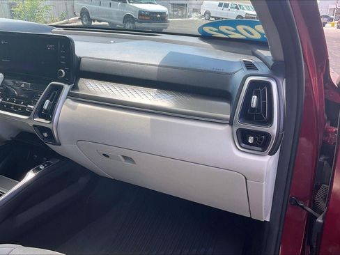 Used 2022 Kia Sorento S FWD image 16