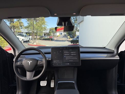 Used 2022 Tesla Model Y Performance AWD/4WD image 13