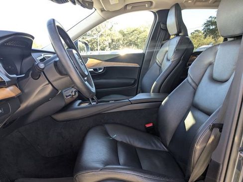 Certified 2023 Volvo XC90 B5 Plus w/ Protection Package Premier image 27