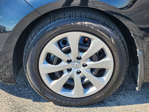 Used 2025 Toyota Corolla LE image 13