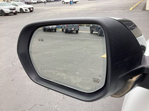 Used 2024 Chevrolet Traverse RS image 38