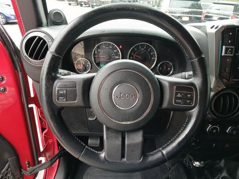 Used 2012 Jeep Wrangler Unlimited Sport image 21