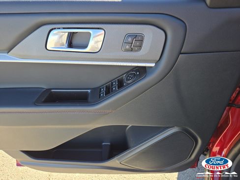 New 2026 Ford Explorer ST-Line w/ ST-Line Street Pack image 10