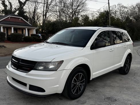 Used 2018 Dodge Journey SE w/ Connectivity Group image 4