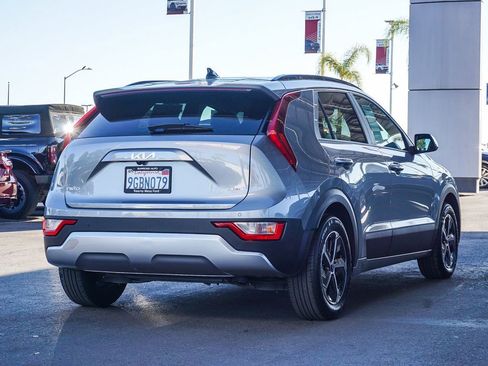 Certified 2023 Kia Niro EX image 7